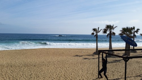 There is a good surf spot at the north end of La Playa Renaca.
