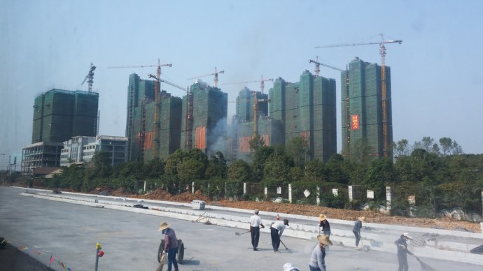 On the way into Changsha, a city being rapidly built and supposedly soon to have the world's tallest building. 