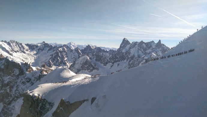 This shows the arete you must walk down to get to the beginning of the Valle Blanche.  Fall off the north end and its 2500 meters of sheer cliffs to the valley floor!