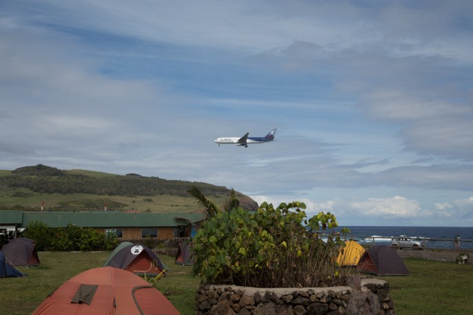 The arrival of the daily LAN flight to Rapa Nui is kind of a big deal on the island, as all the hotel vendors and whatnot descend on the airport to greet arriving tourists.