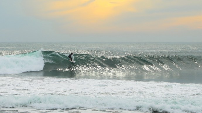 I snuck my camera out to take a few pics of Louis, one of the Asutralians who was at the hostel with me, surfing. He was stoked on the photos -- the only he has from a long surf trip he's on.
